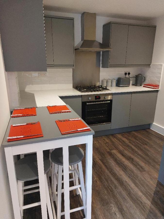 Superb 1 Bedroom Stylish App 1St Fl Sleeps 2 + 2 Bournemouth Buitenkant foto